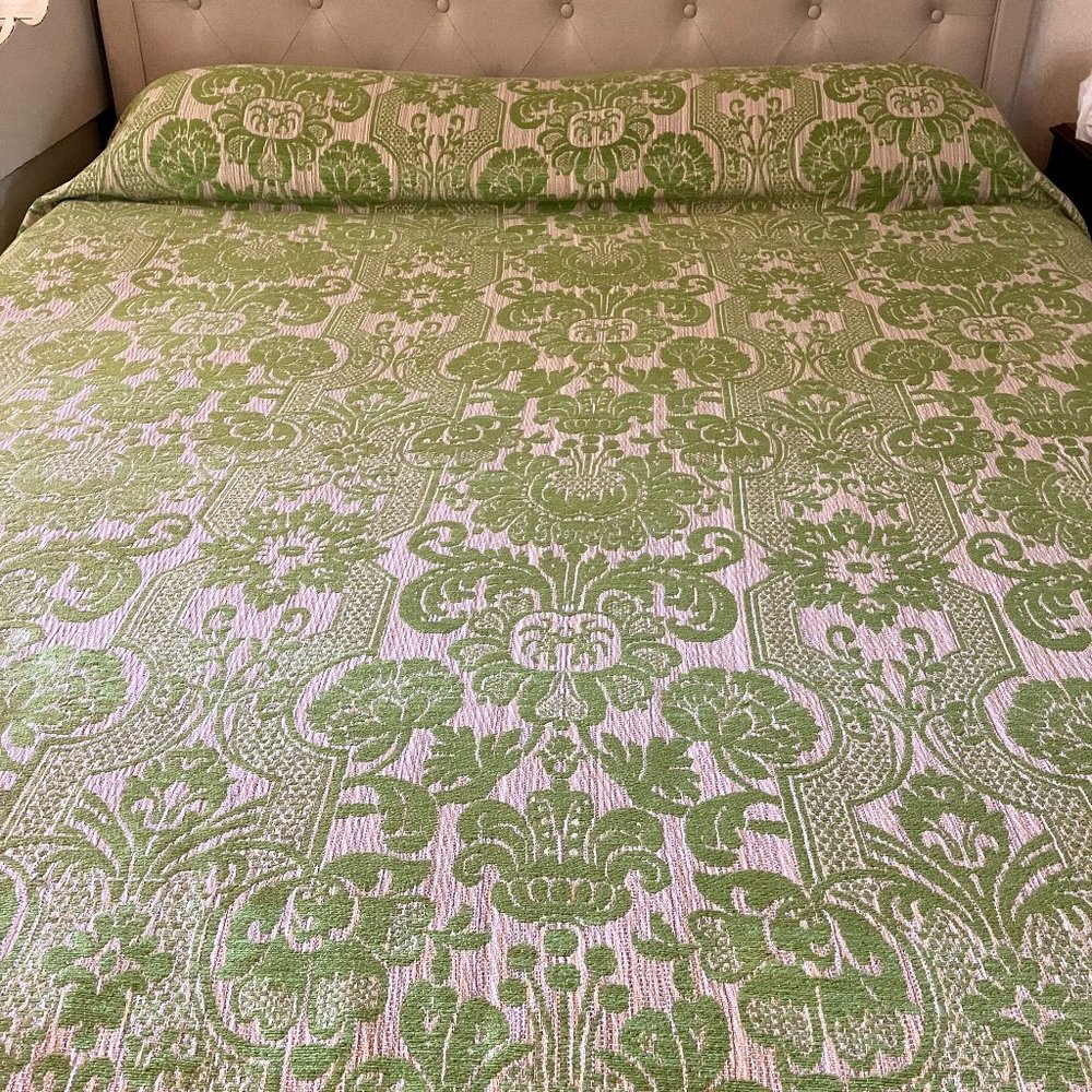 Vintage Green Jacquard bedspread with green fringe